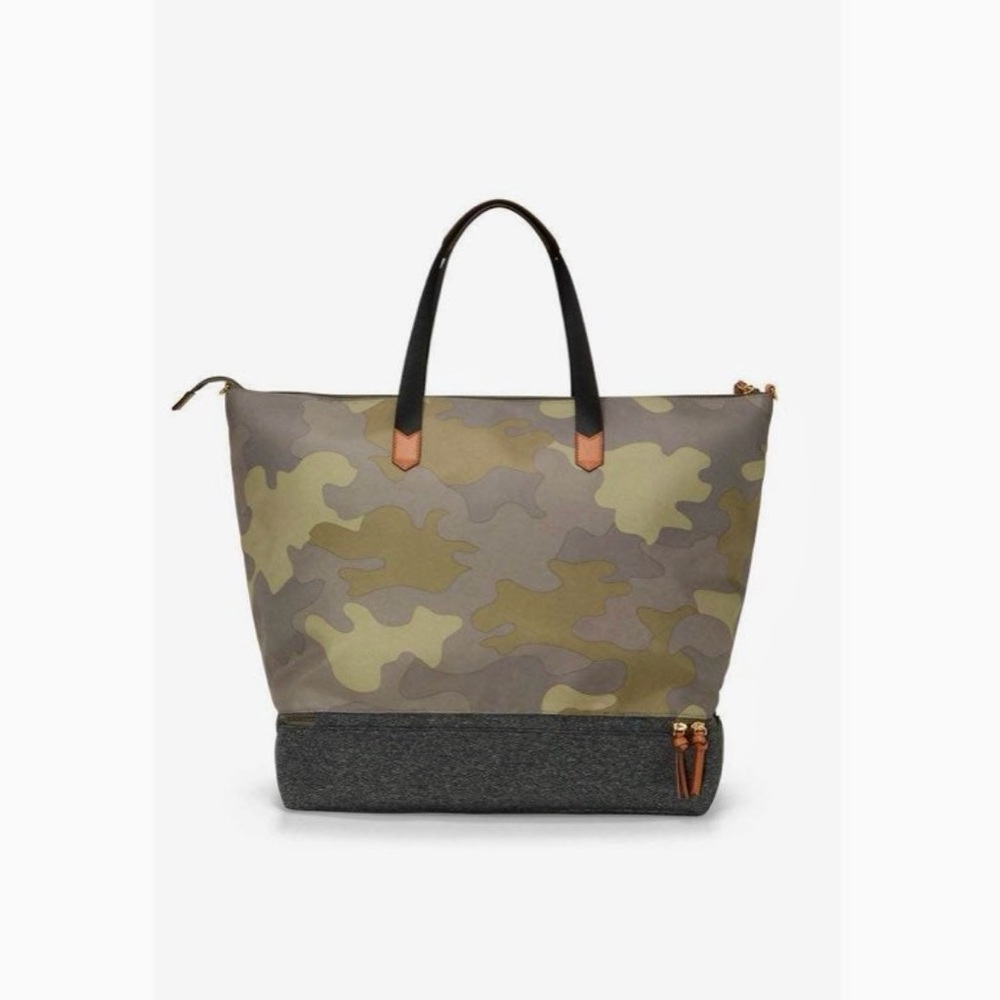 Stella & Dot ‘Crush It’ Camouflage Travel & Gym Bag